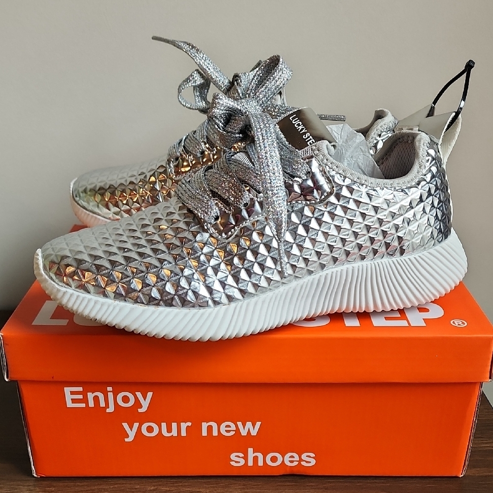 Lucky Step Women's Silver Sneakers